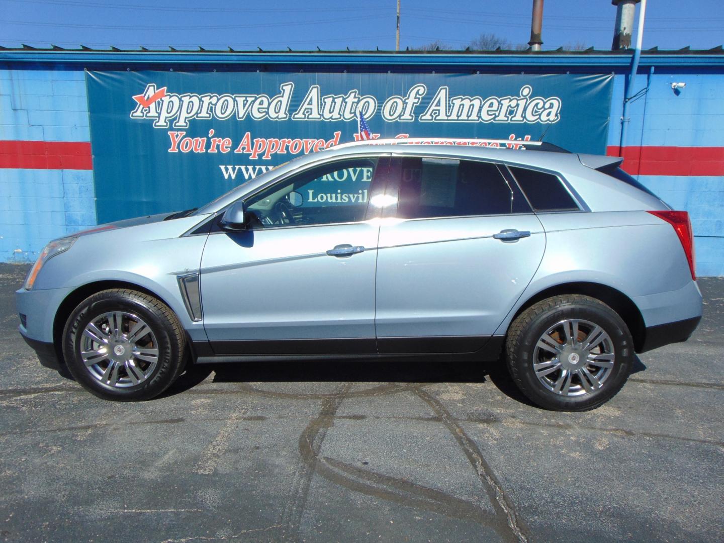 2013 Blue Cadillac SRX (3GYFNCE3XDS) with an V6 Flex Fuel 3.6 Liter engine, Auto, 6-Spd w/TAPshift transmission, located at 2105 Dixie Hwy, Louisville, KY, 40210, (502) 772-3333, 38.220932, -85.795441 - Photo#0